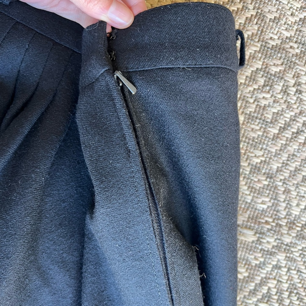 Louis Féraud‎ Vintage A-Line Black Wool Midi Skirt Made in France FR 44 - Picture 5 of 7